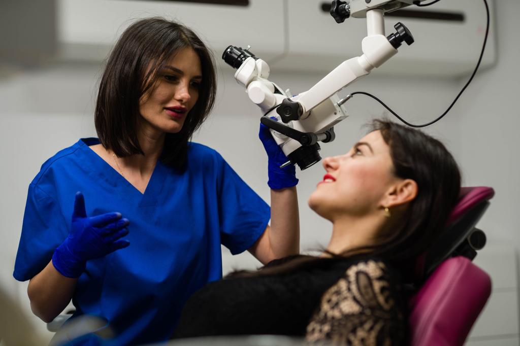 Echipa LR Clinics - Implantologie Târgoviște